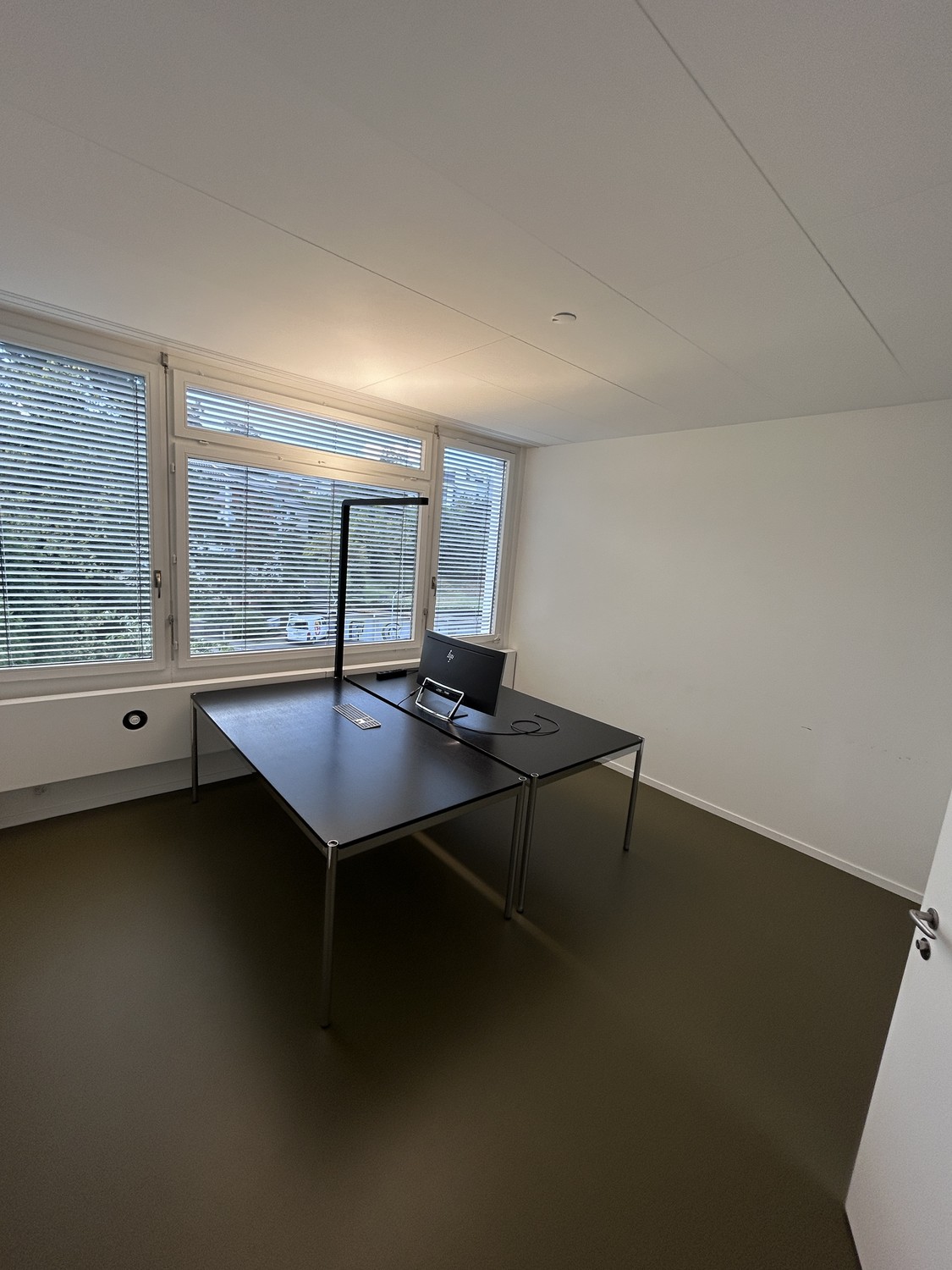 11-80m² office