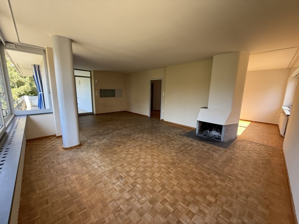 5 rooms apartment
