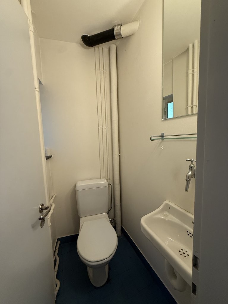 5 rooms apartment