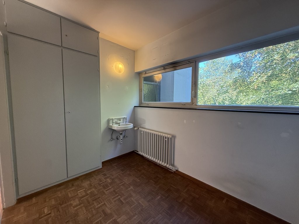 5 rooms apartment