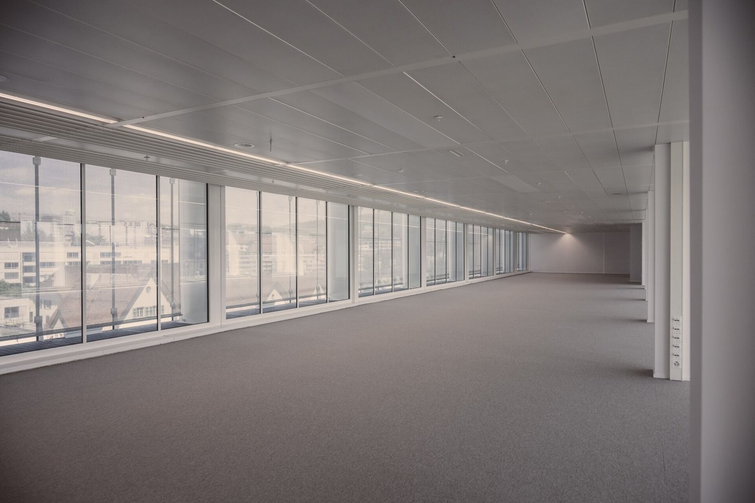 610m² office