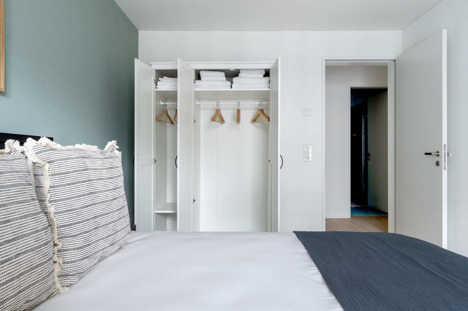 2 rooms furnished flat