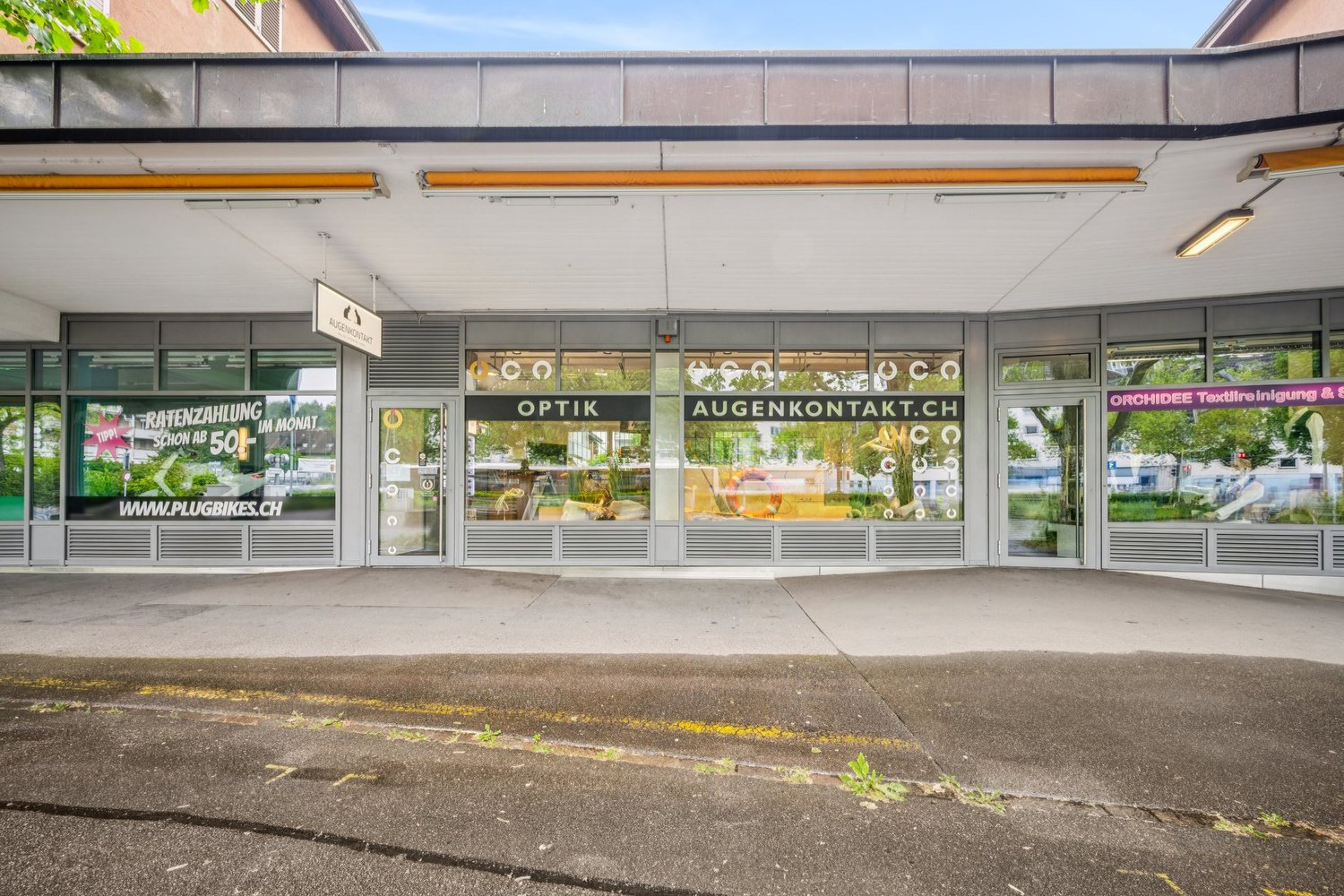 200m² commercial
