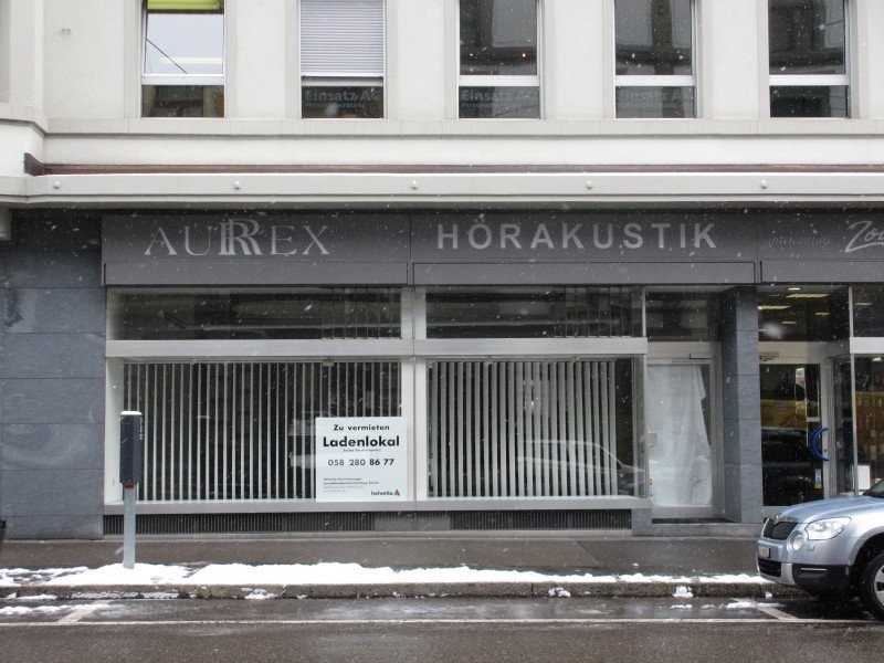 63m² shop