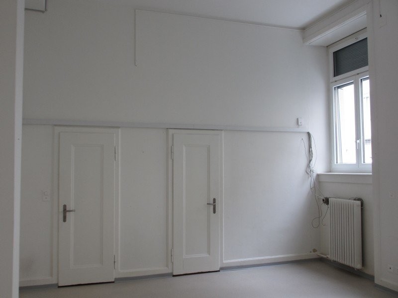 63m² shop