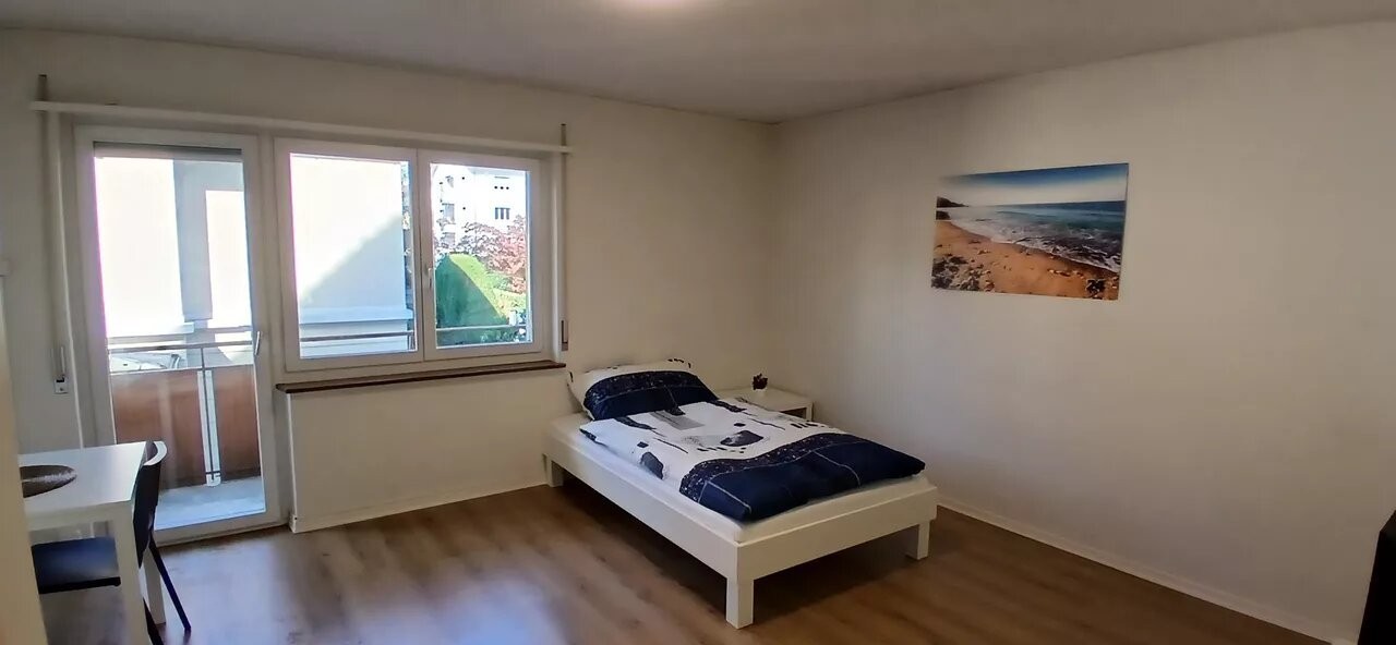 Camera in un appartamento condiviso, foto 1 di 10