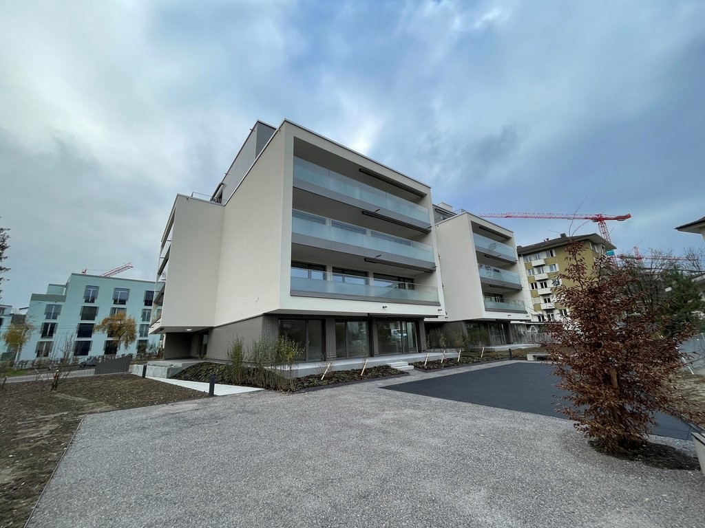 Nous recherchons dès maintenant ou selon accord un nouveau locataire pour cette place de stationnement pour motos dans le Kreis 6, à côté du Bucheggplatz.

Avez-vous suscité notre intérêt ? Alors n'hésitez pas et contactez-nous dès aujourd'hui pour un rendez-vous de visite.