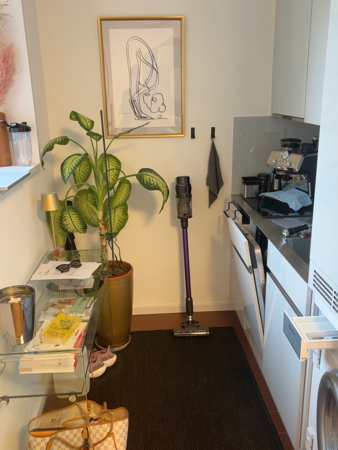 48m² commercial