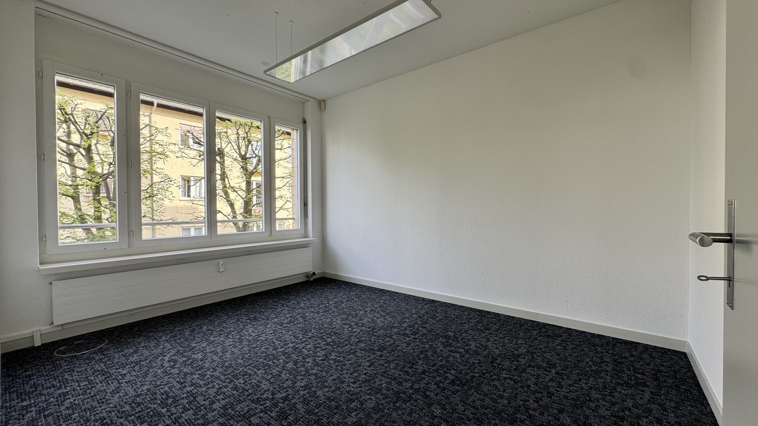 175m² commercial