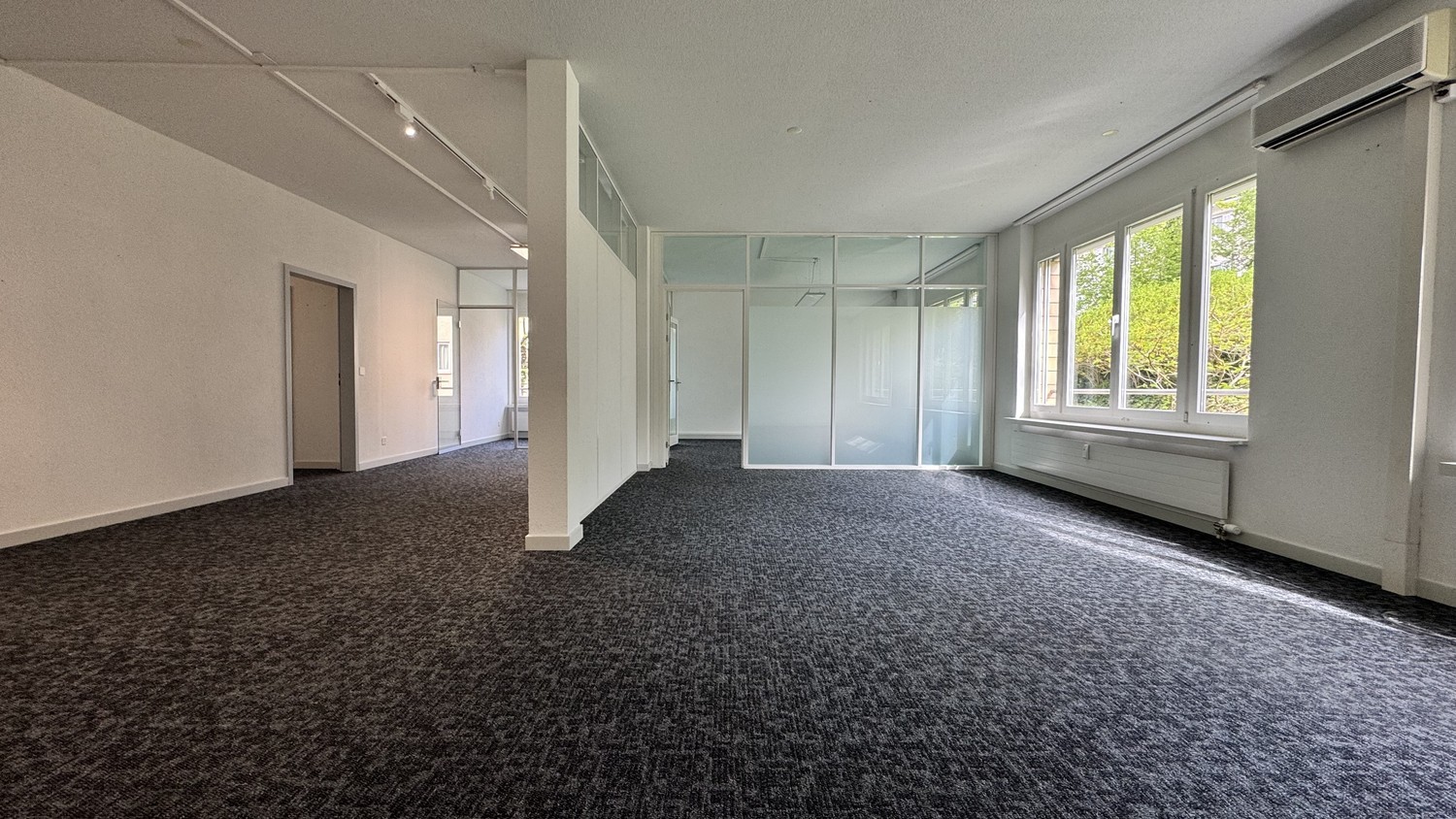 175m² commercial