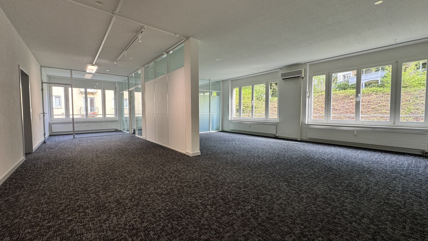 175m² commercial