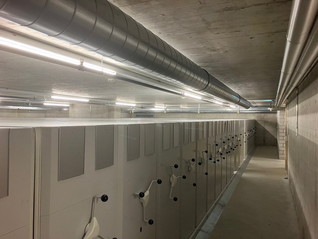 215m² locale di archiviazione, foto 2 di 5