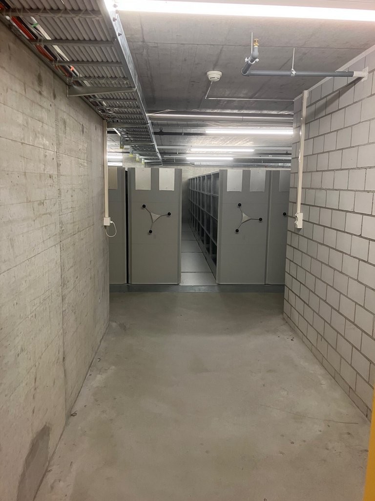 215m² locale di archiviazione, foto 3 di 5