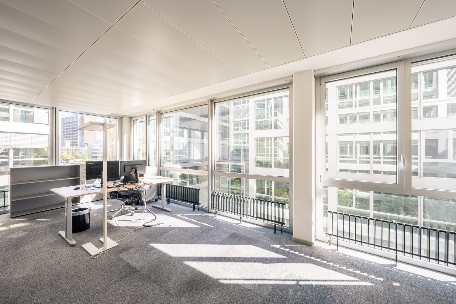 400m² office