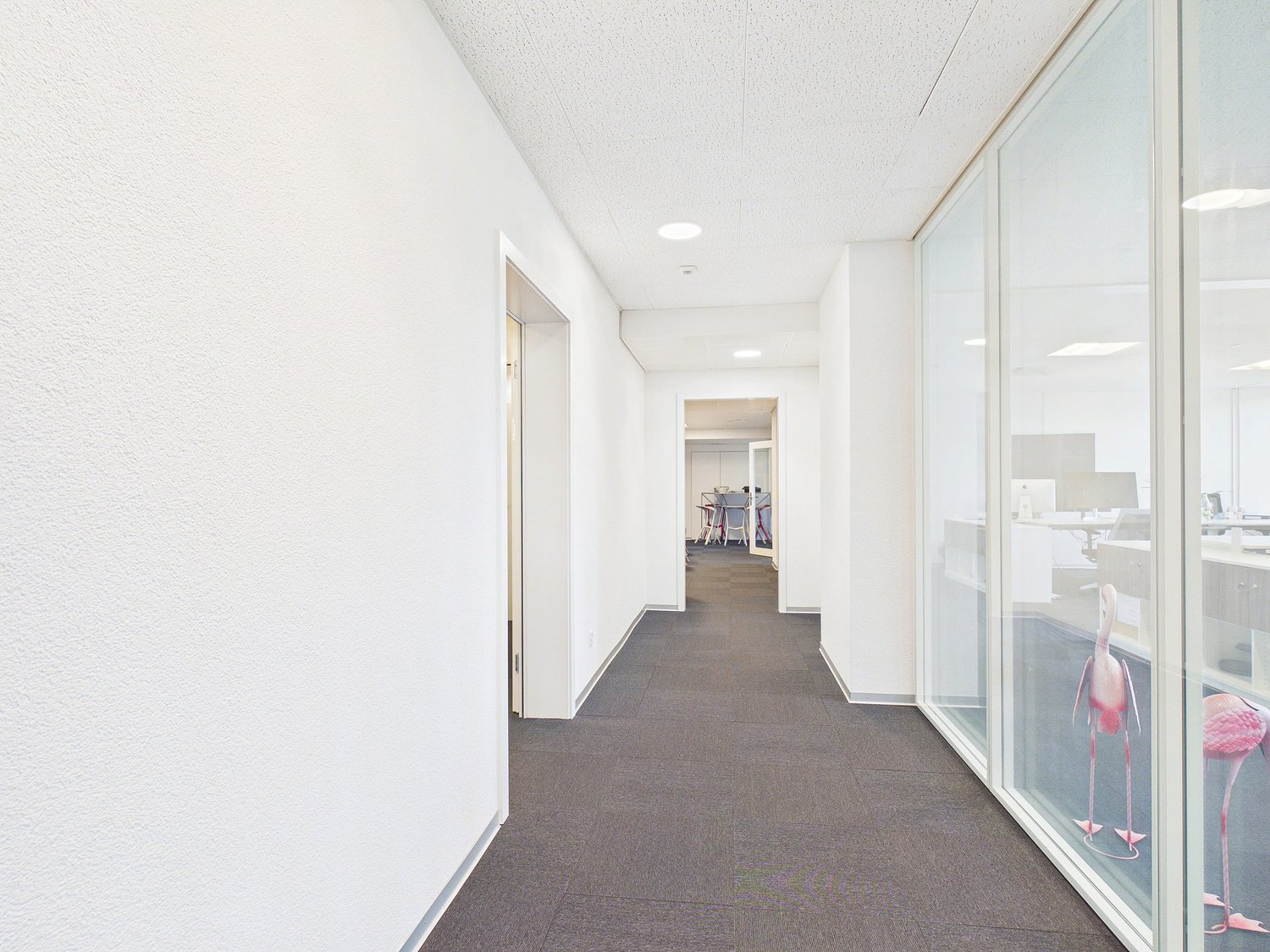 200m² office