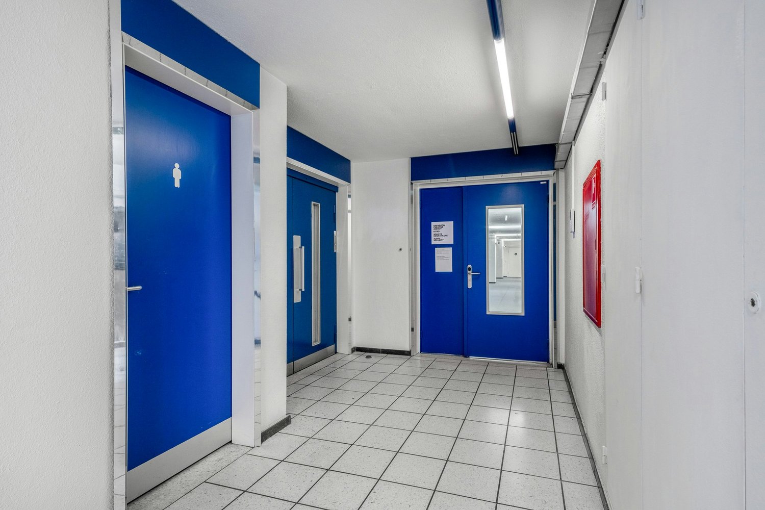 70m² office