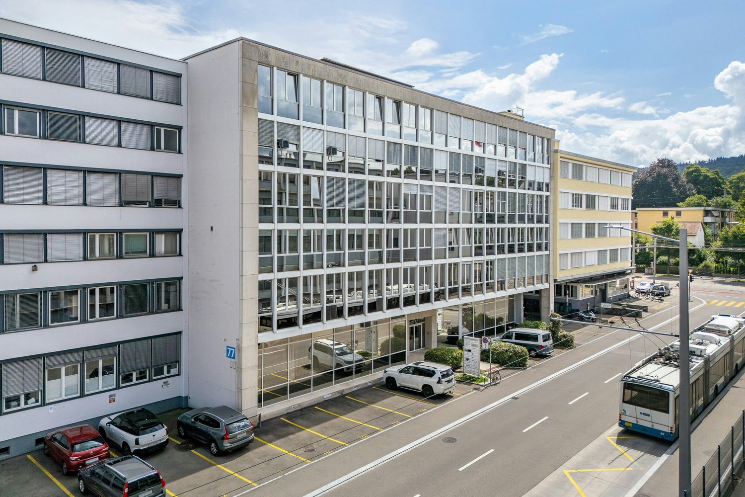 70m² office