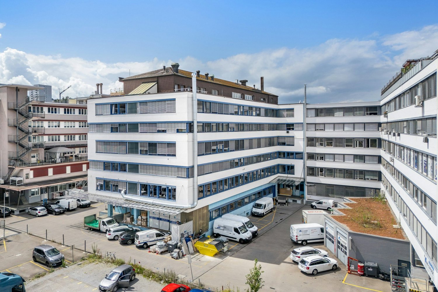 70m² office