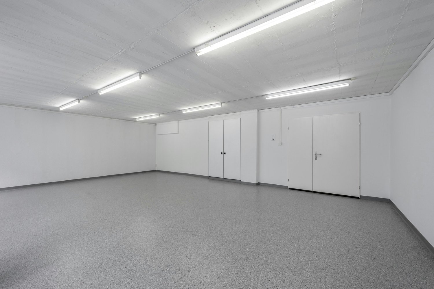 70m² office