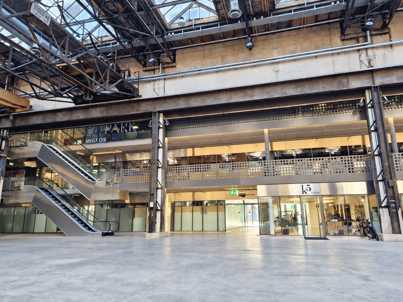 74m² commerce