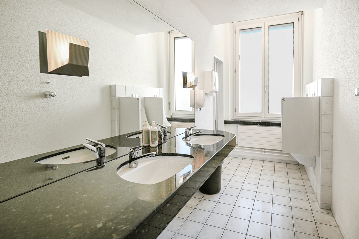 168m² office