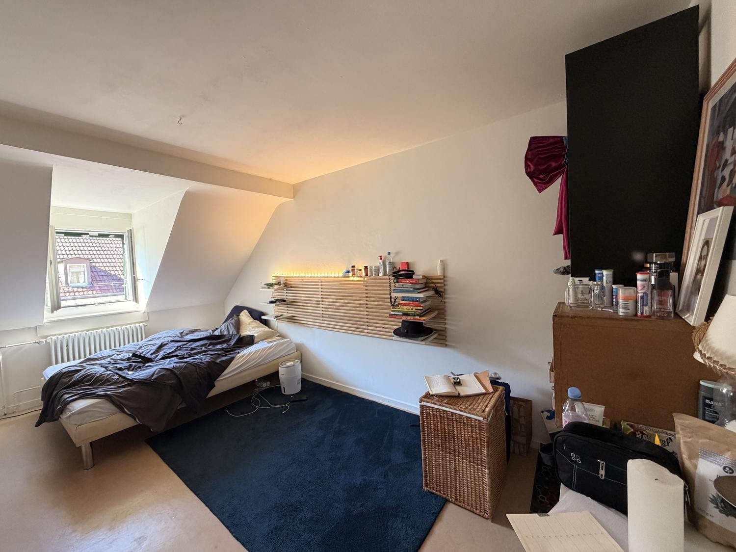 Chambre en colocation

Hommes uniquement et le revenu ne doit pas dépasser 75000 par an.

Je déménage et mon colocataire est à la recherche de quelqu'un.
Il cherche un colocataire de sexe masculin, idéalement LGBT, entre 35 et 45 ans, qui est très propre, respectueux des espaces communs, qui appréci