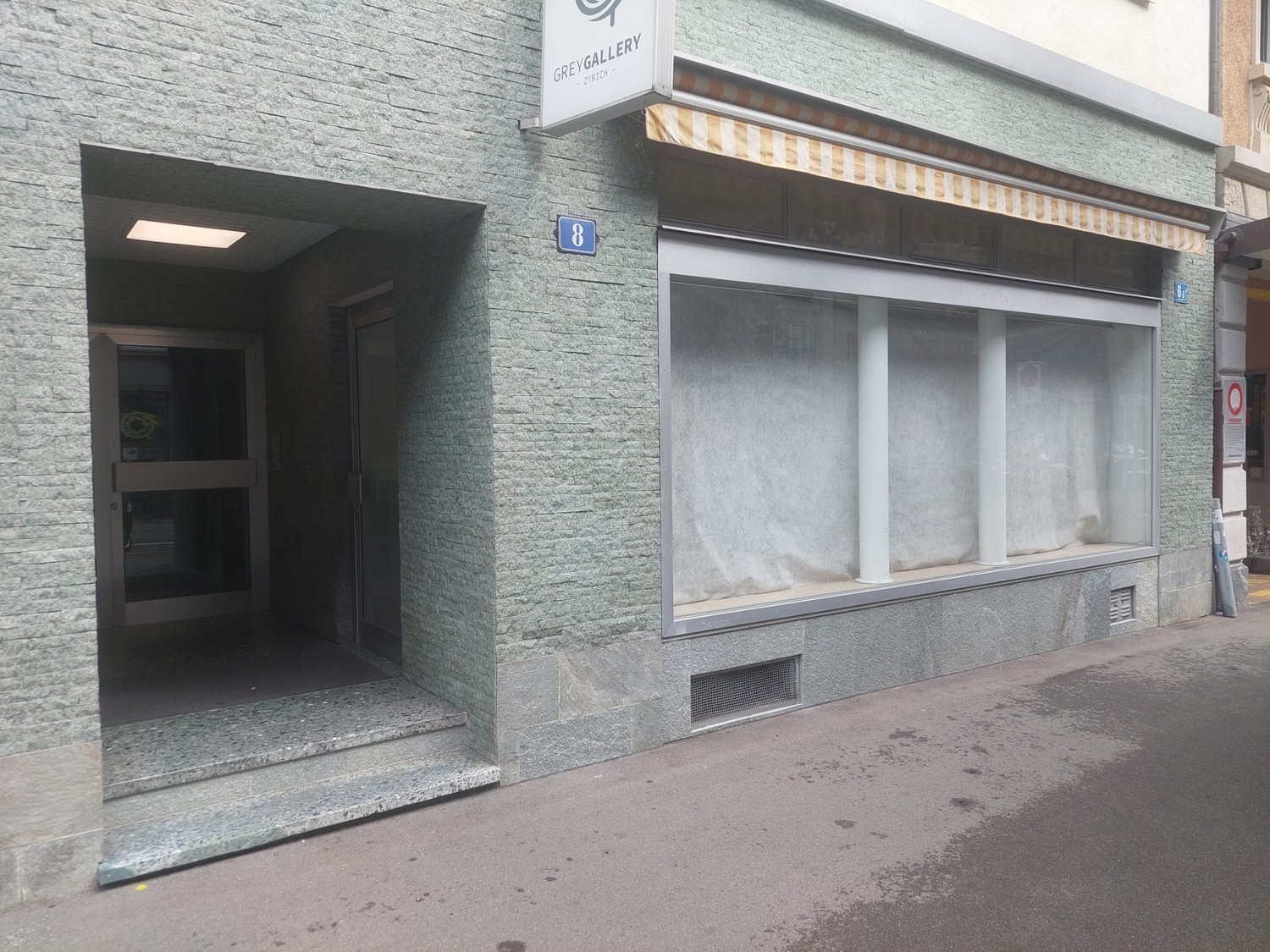 33m² commercial