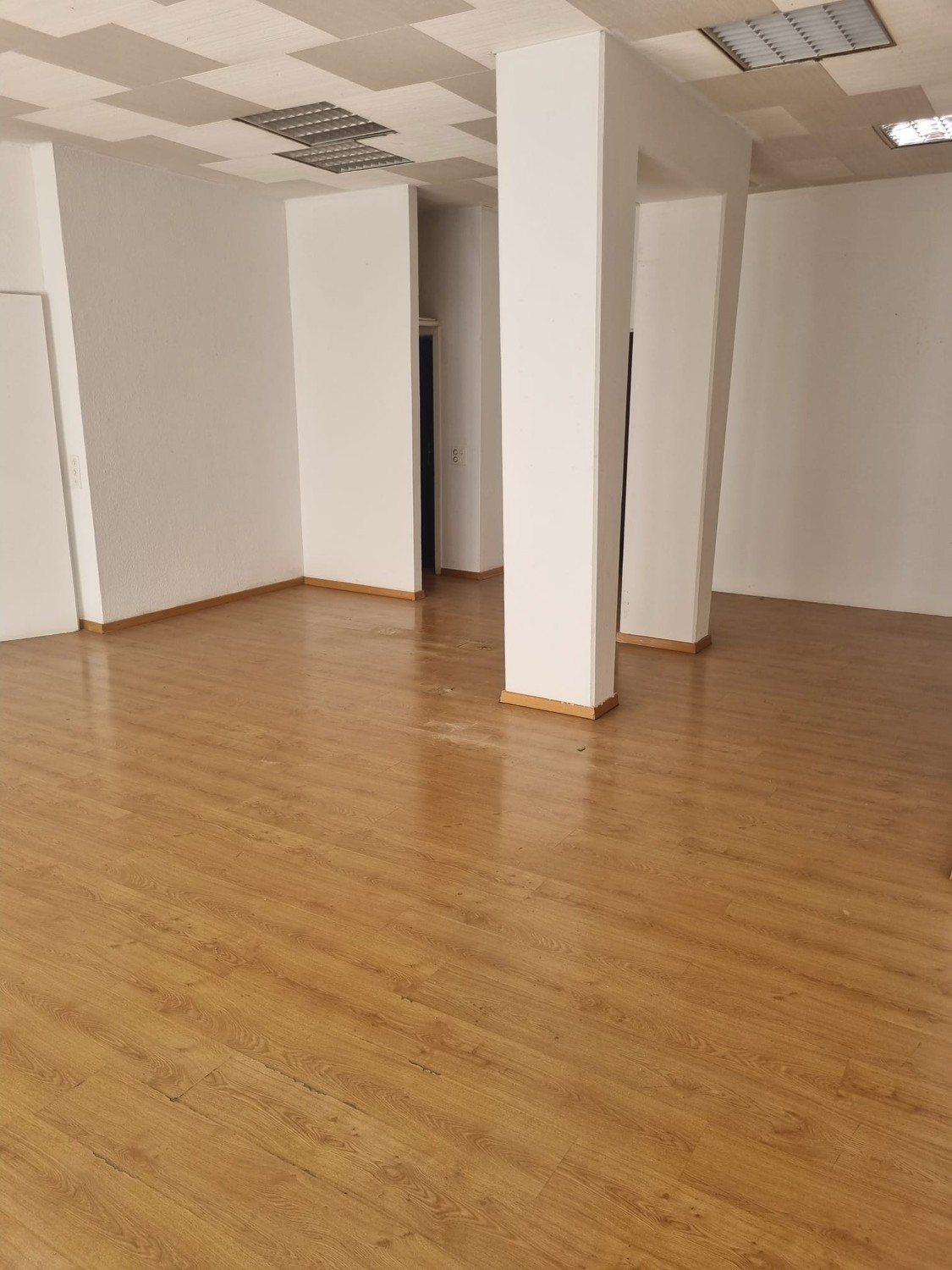 33m² commercial