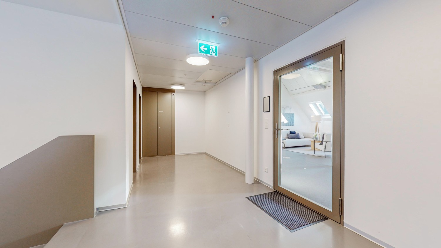 237m² office