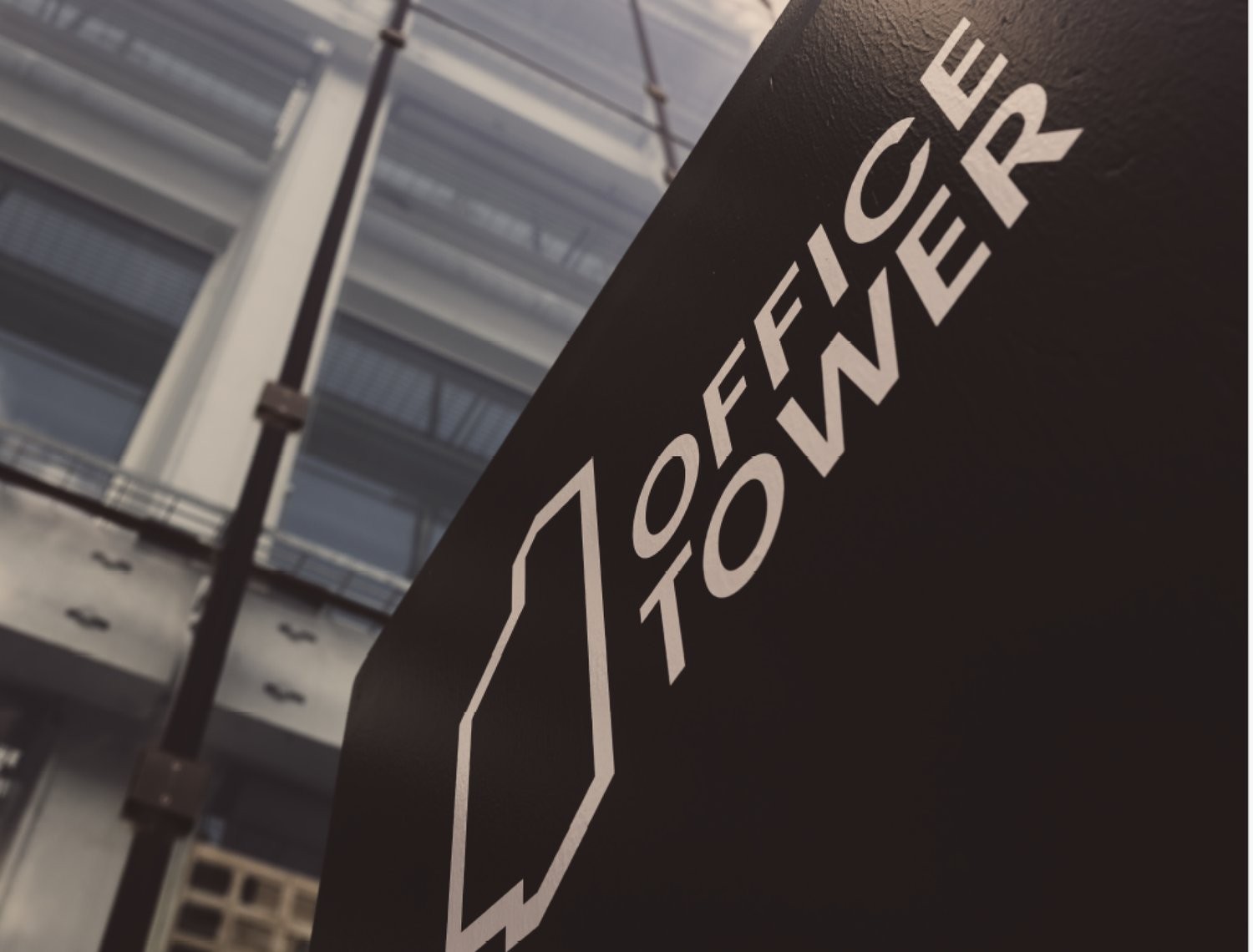 1870m² office