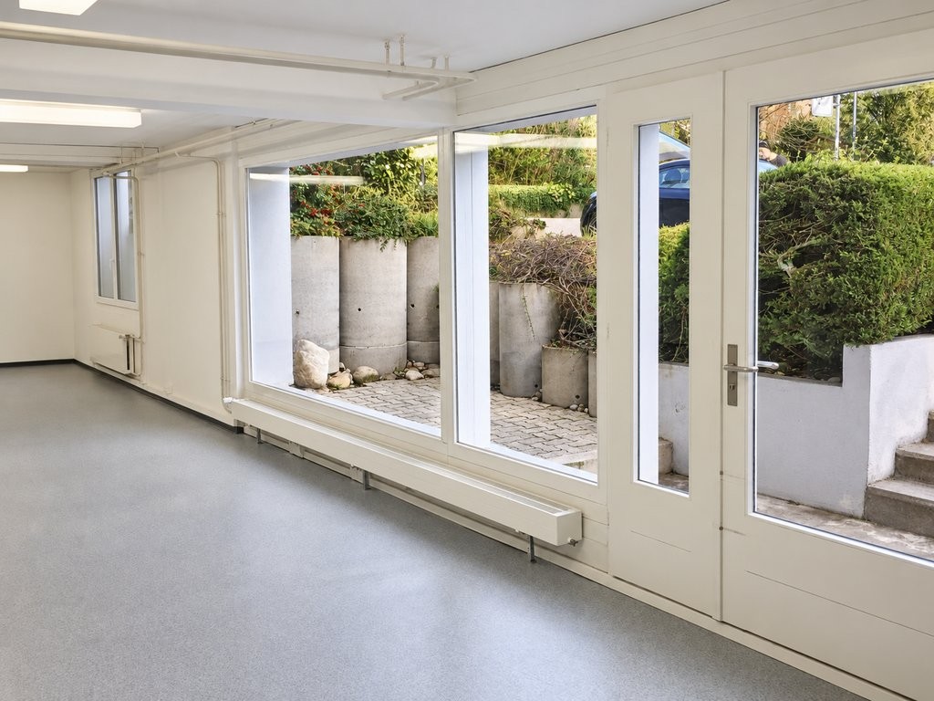 84m² commercial