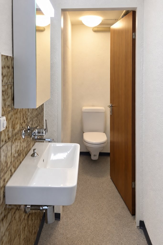 84m² commercial