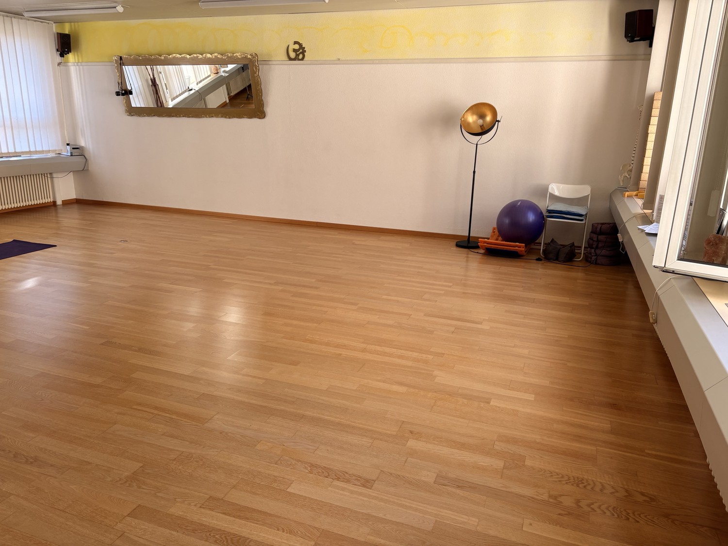 80m² commercial