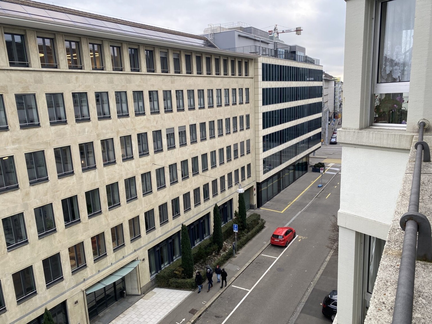 80m² commercial