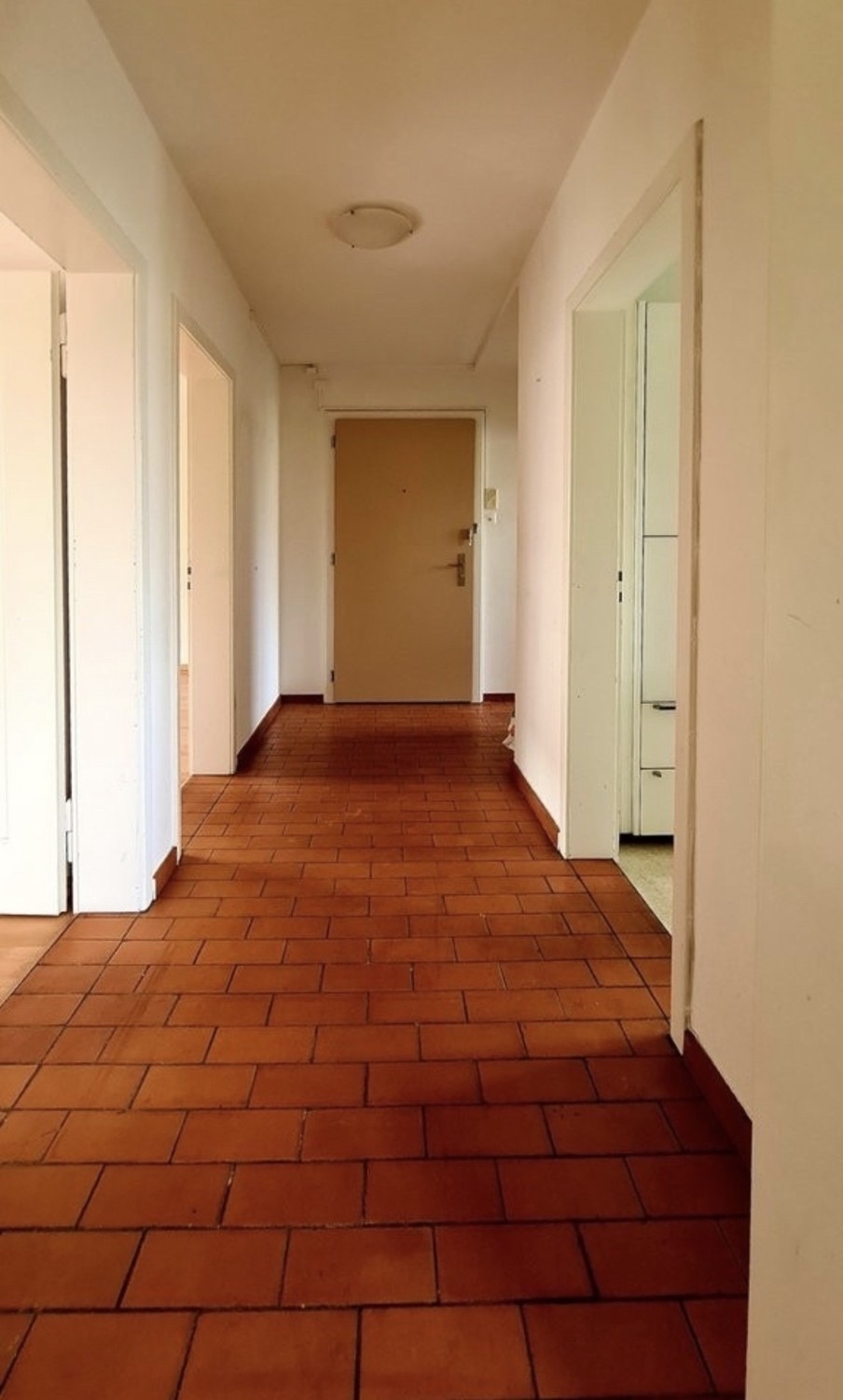 Camera in un appartamento condiviso, foto 2 di 6