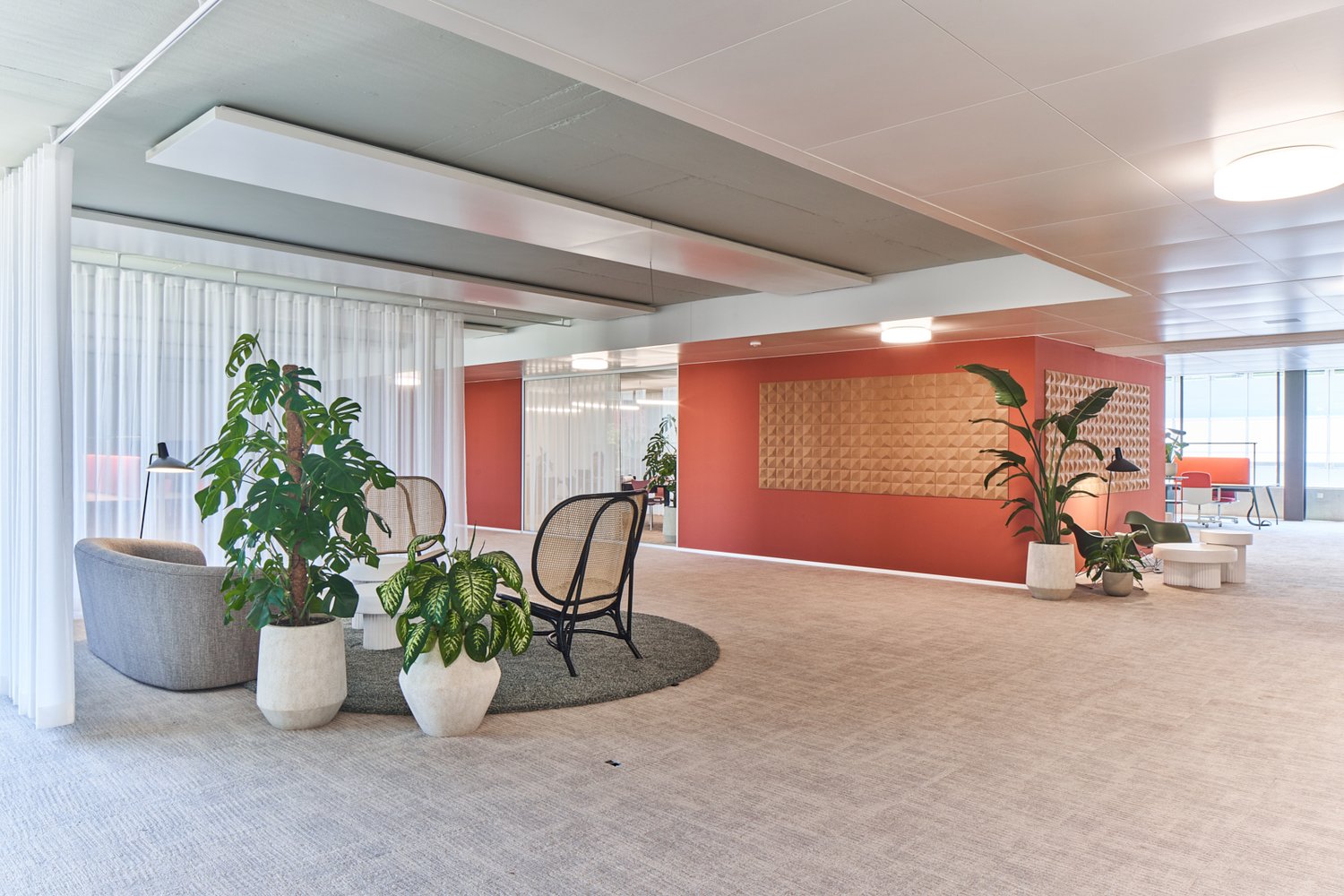 1360m² office