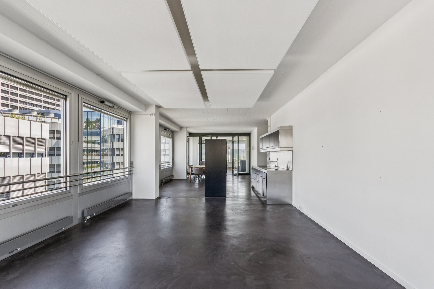 164m² office