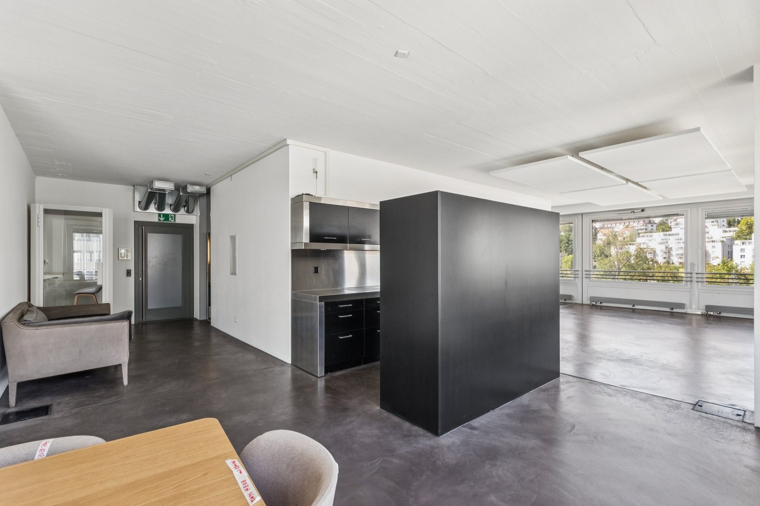 164m² office