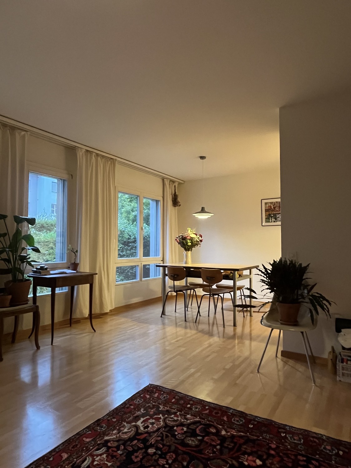 Ruhige 2.5-Zimmer-Erdgeschosswohnung mit privater Terrasse und Garten – Nur im September verfügbar