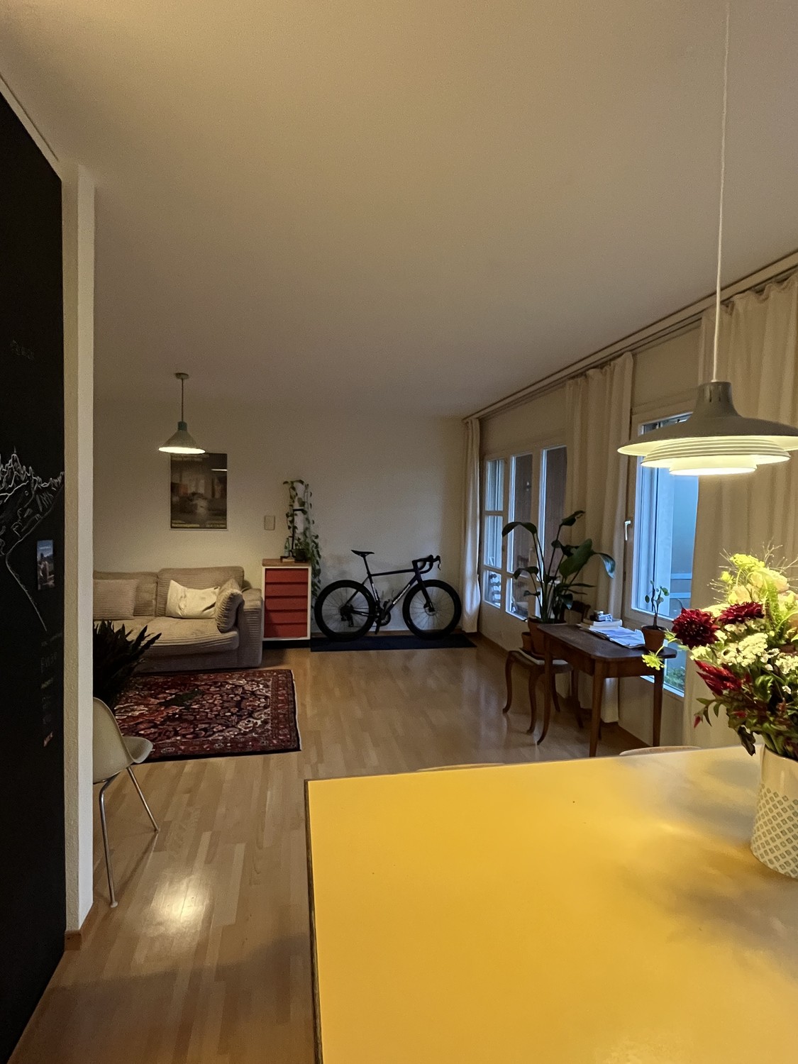Ruhige 2.5-Zimmer-Erdgeschosswohnung mit privater Terrasse und Garten – Nur im September verfügbar