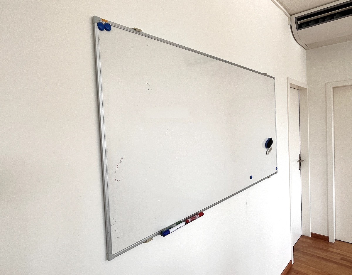 100m² commercial
