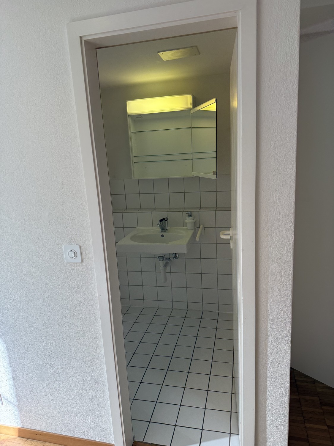 65m² commercial