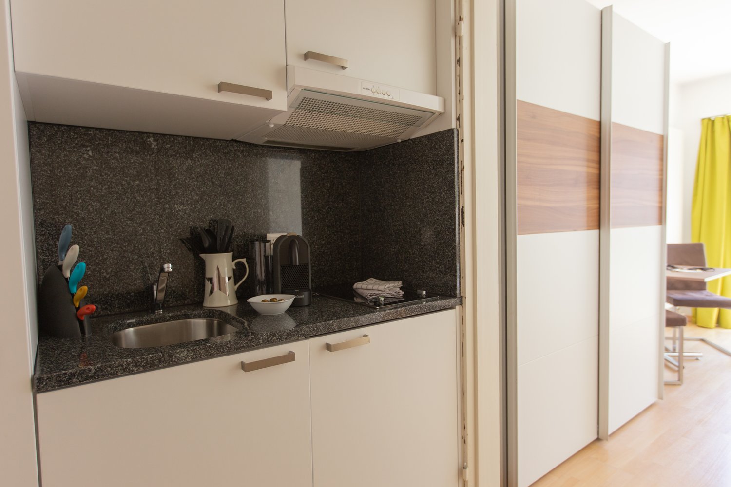 1-Zimmer-Wohnung möbliert