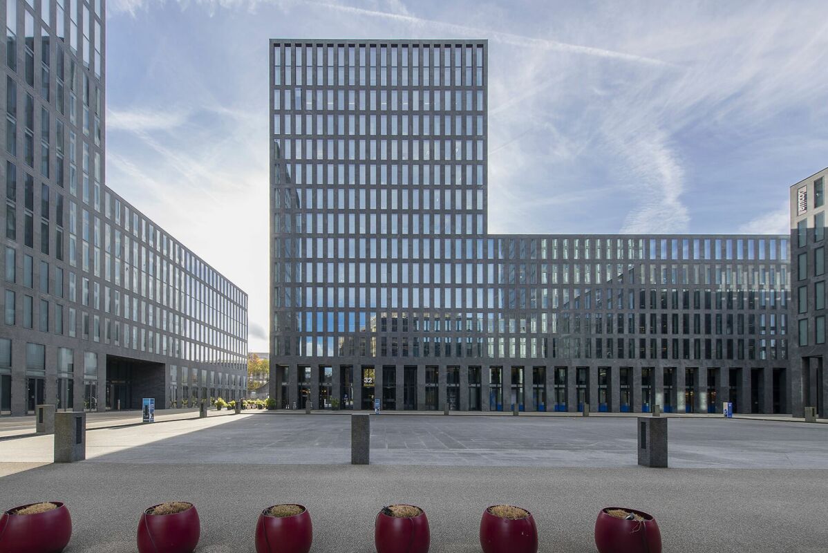 1986m² office