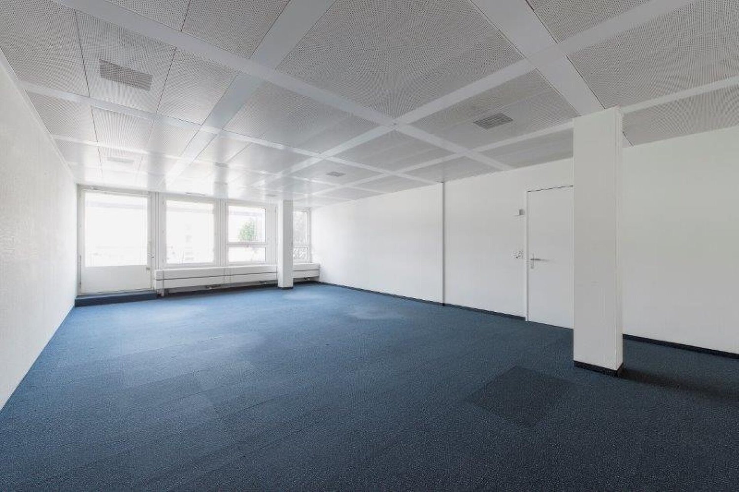 600m² office