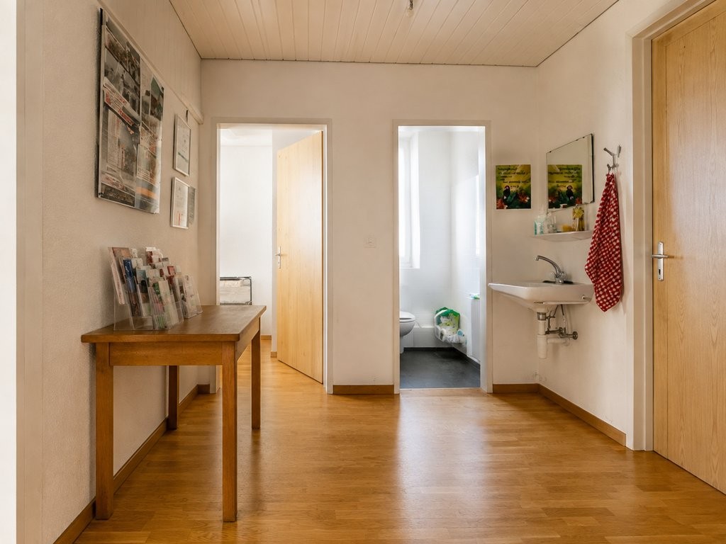 63m² office