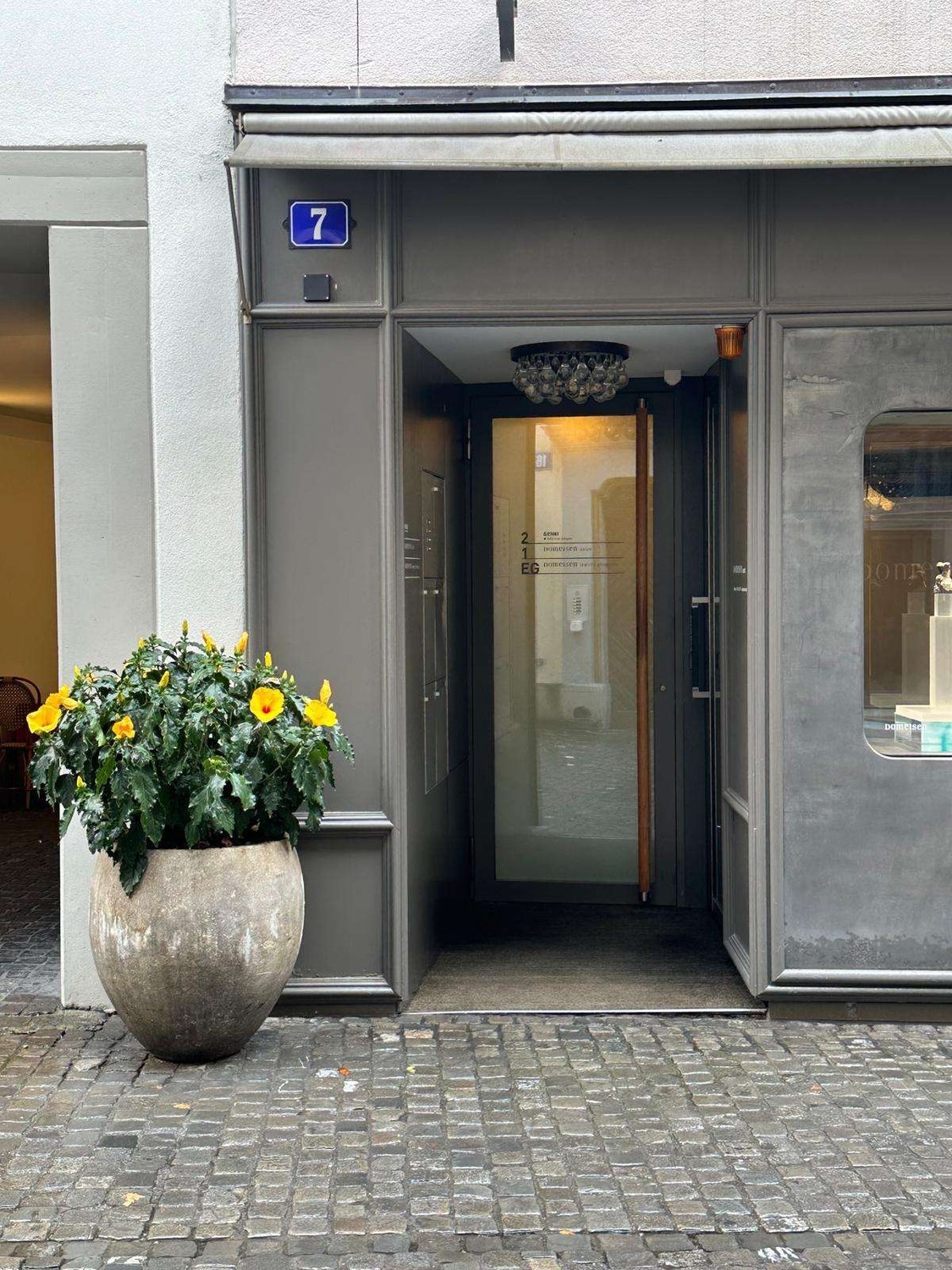 38m² commercial