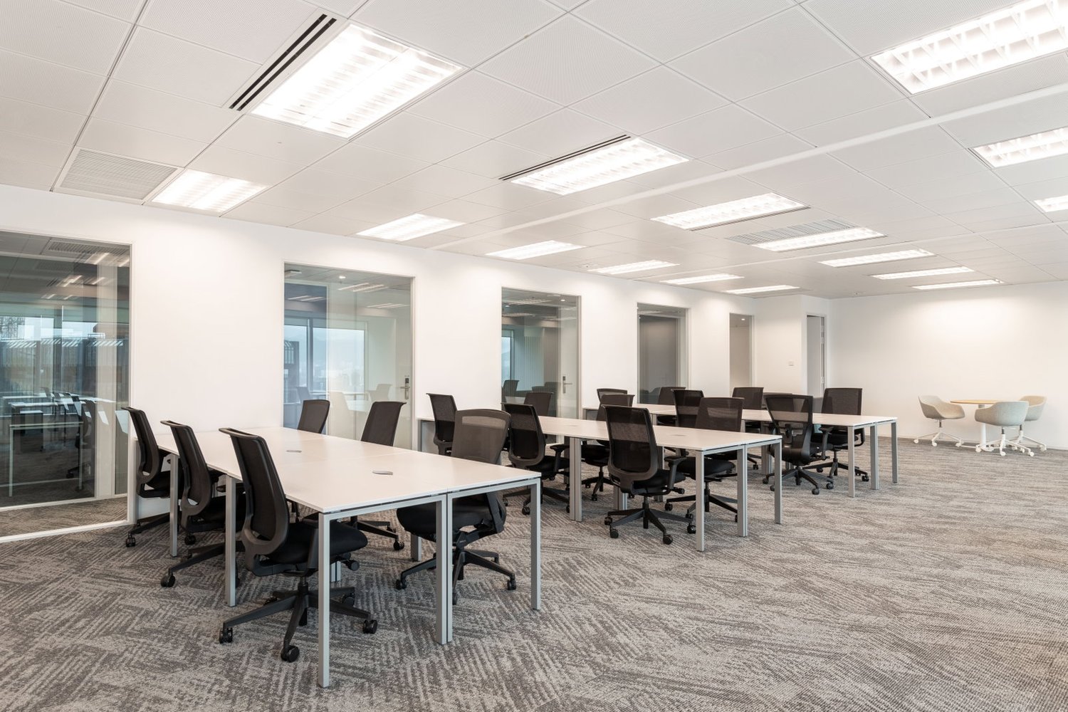 150m² office