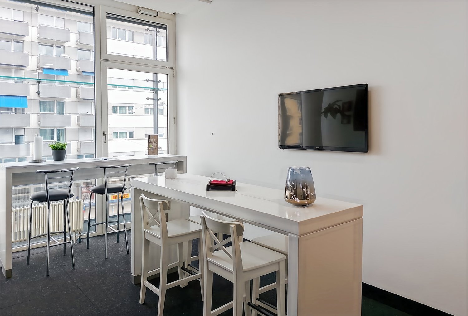 150m² office