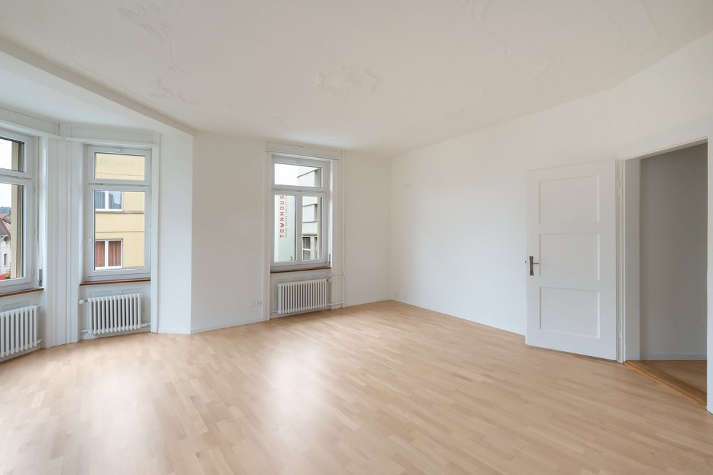 5 rooms apartment